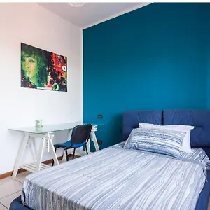 https://ampio-appartamento-luminoso-quinto-piano-ascensore.emilia-romagnahotels.net